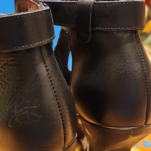 John Fluevog Black Zoomies - Picture 7 of 10